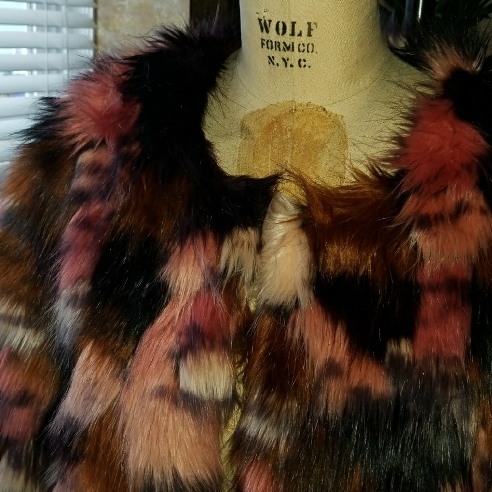 Urban Outfitters Faux Fur Coat - Picture 2 of 8
